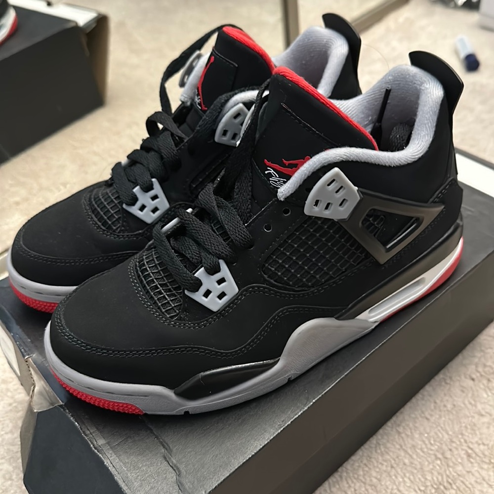 2019 Jordan retro 4 Bred kids sizes. Worn 3x